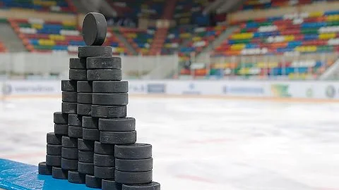 Как делают хоккейные шайбы