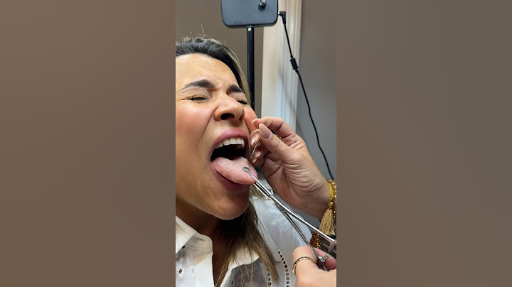 Fui a perforarme la lengua y así resultó esto 🙊 #piercing #perforación #maquillaje