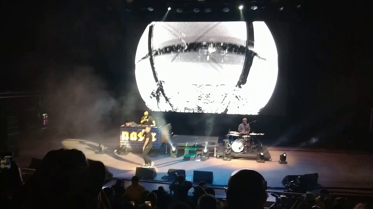 Nas Concert @ Red Rocks(5) - YouTube