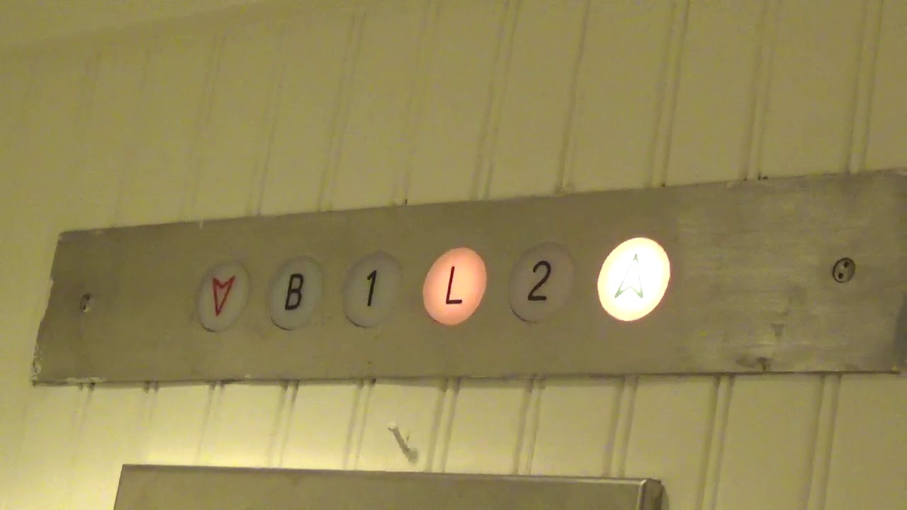 Pine State Hydraulic Elevator Banana Republic Freeport ME YouTube