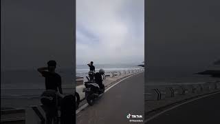 Jalan Raya Di Pinggir Pantai Dan Pemandangan Pantai Nya