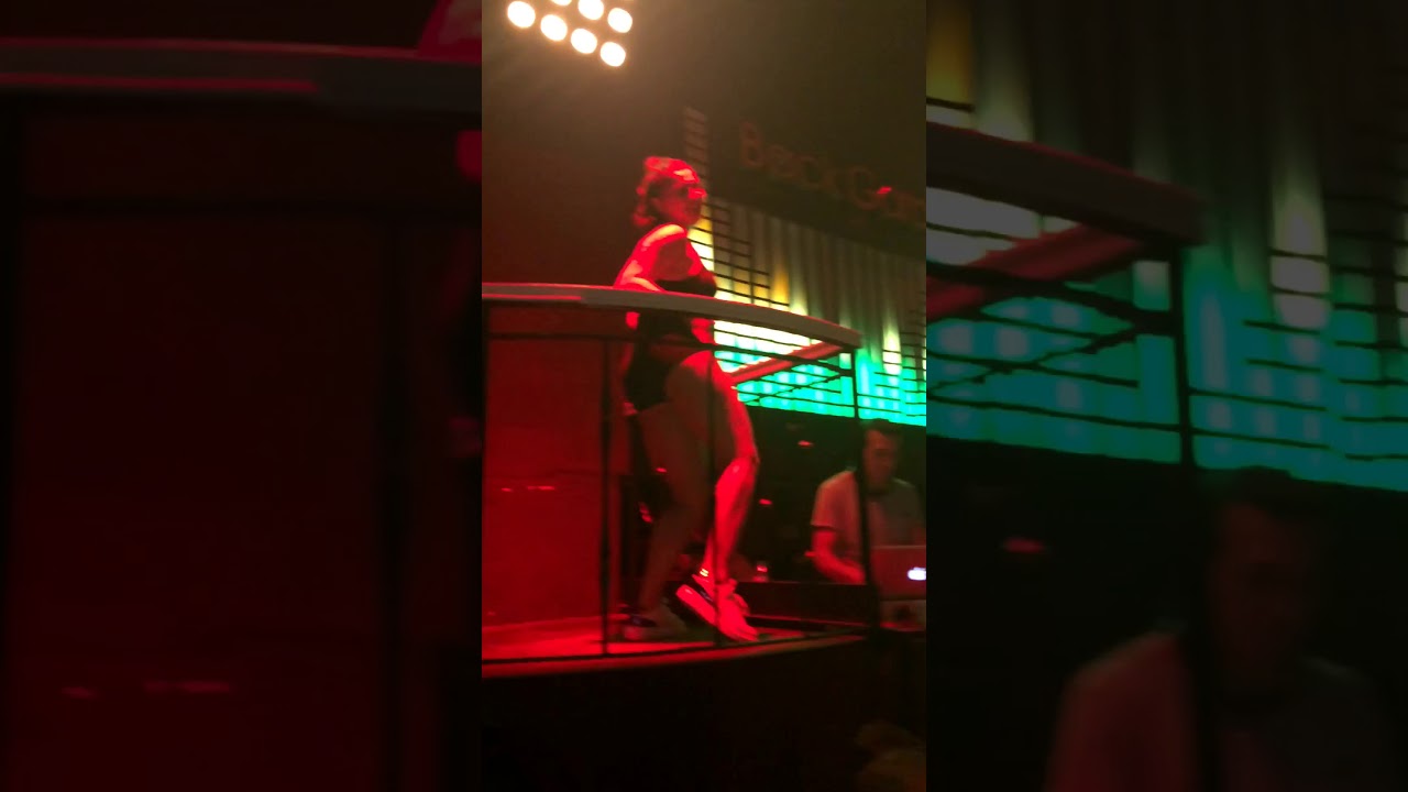 Club back garden Marmaris 2017 Tarkan- yolla hits music Turkish girl dance