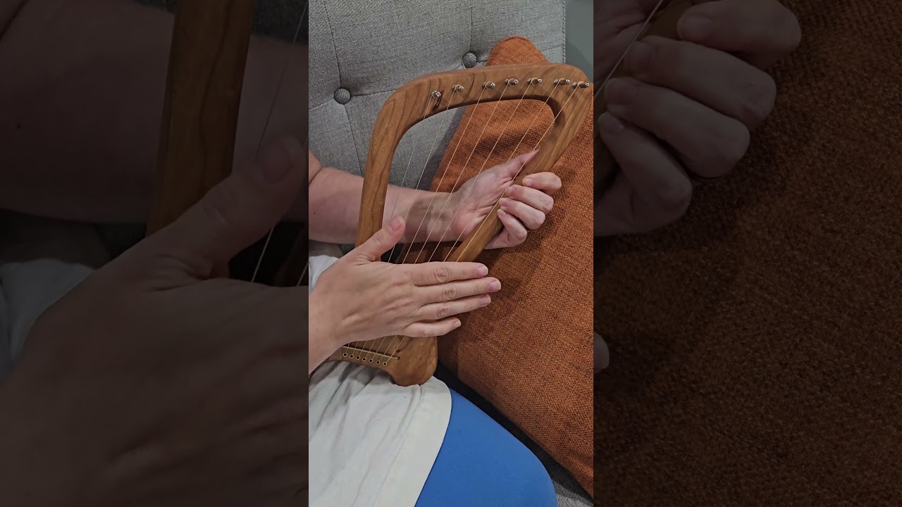 B.Glad Woodworkings Pentatonic Lyre