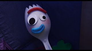 Toy Story 4 - Forky first move