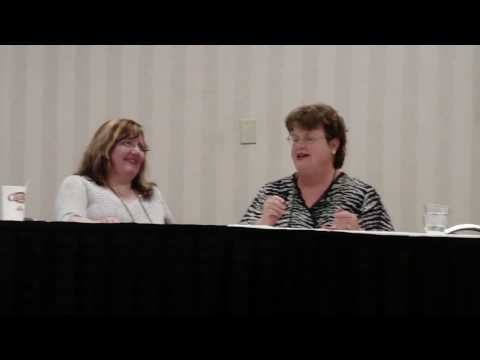 Charlaine Harris and Mary Janice Davidson at RT 2/8