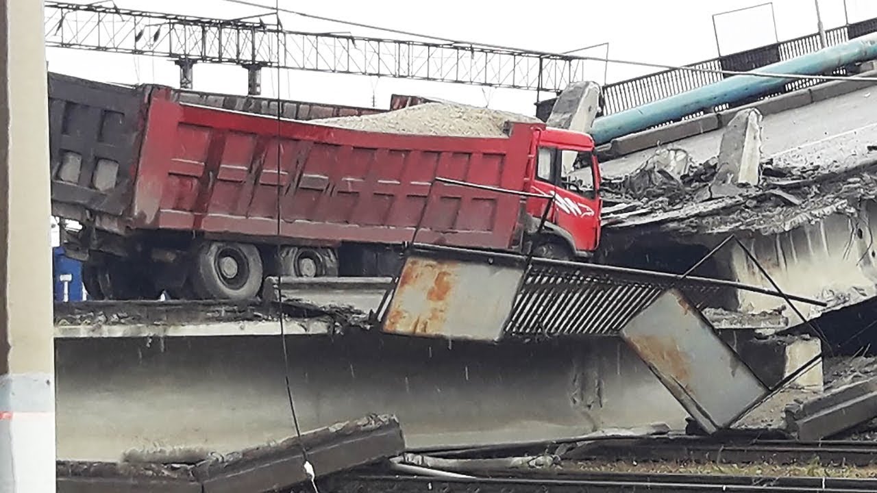 Видео обрушения моста