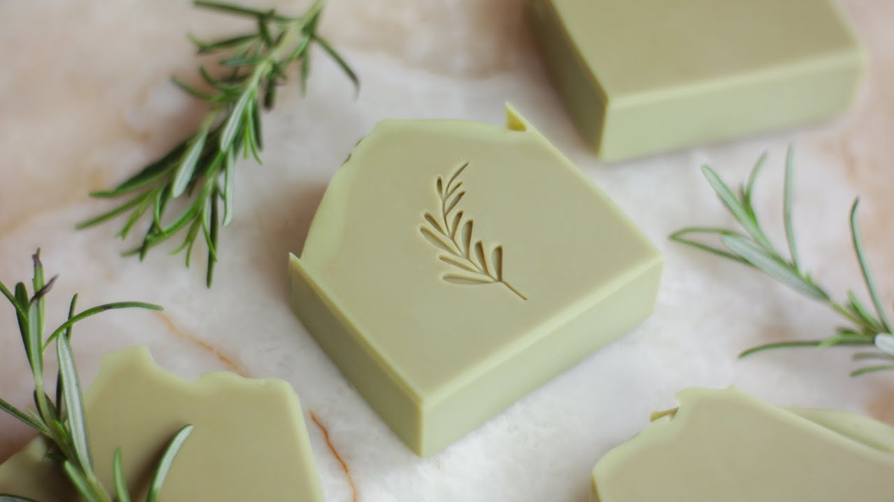 Homemade fresh rosemary gel soap🌿 Natural cold process recipe