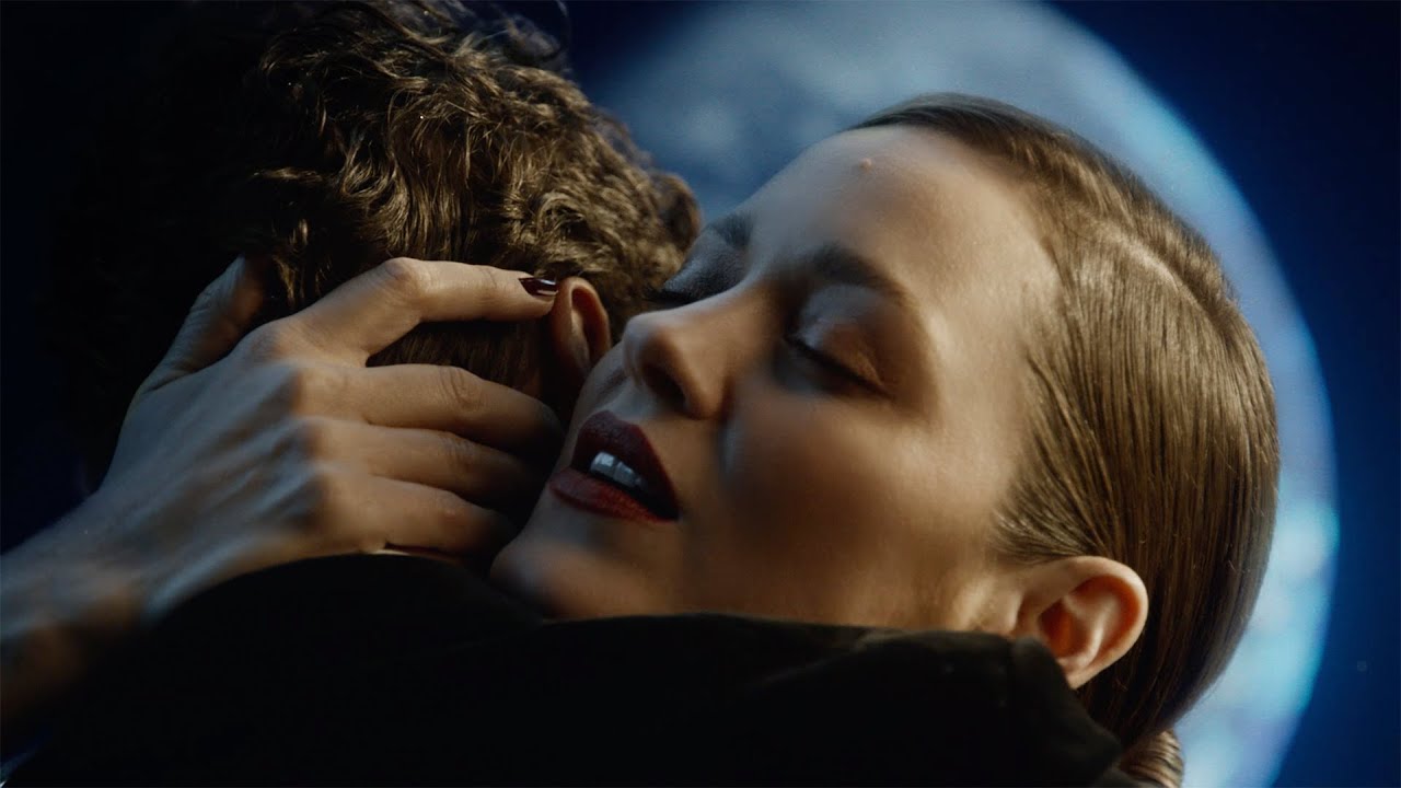 Watch Marion Cotillard Sing Lorde in This Chanel No. 5 Film