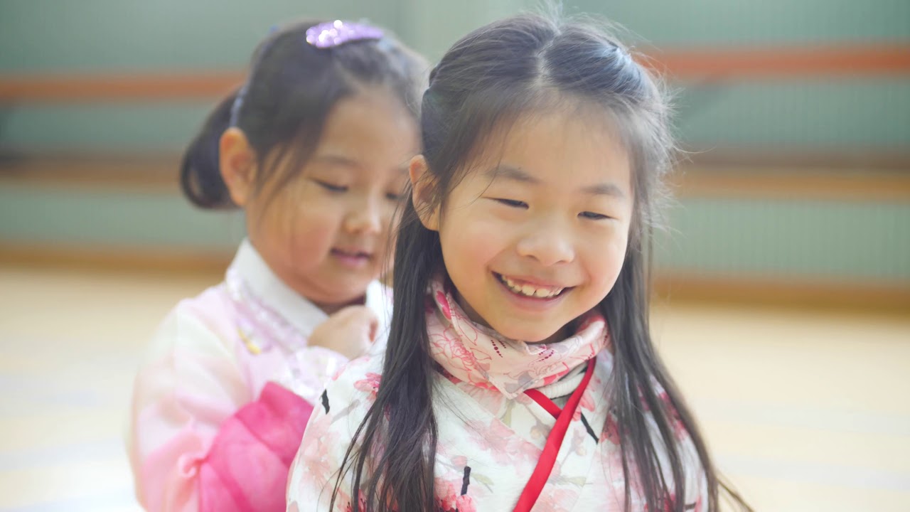 한복입고 등교하는 금병초 어린이들! 춘천 금병초등학교 한복입기 주간