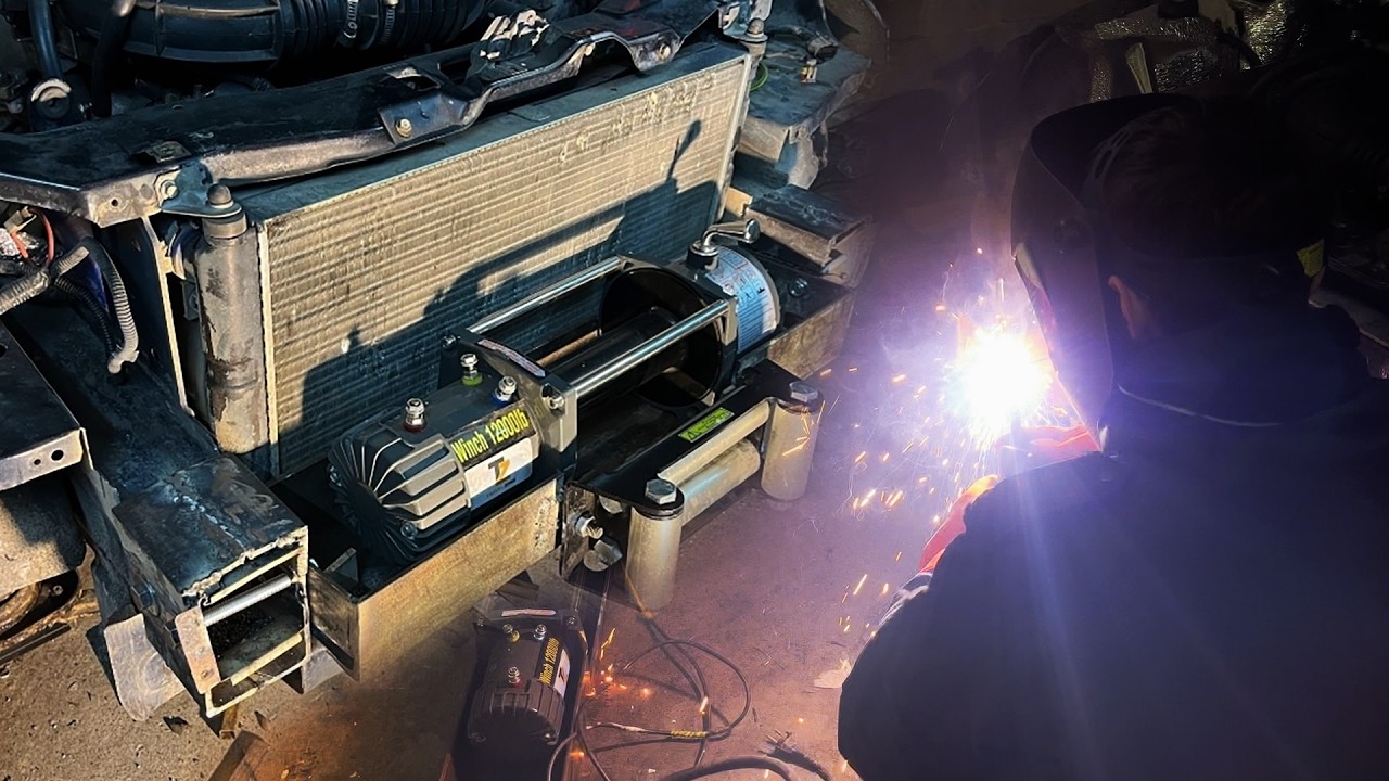 Установка лебедки на Шеви Ниву скрытно под бампер! Сварили площадку своими руками #нива #шеви