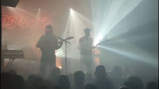 feng suave - people wither (live paris 25/10/22)