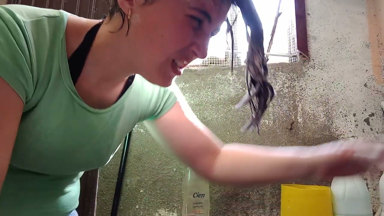 Washing my hair 💇‍♀️💆‍♀️