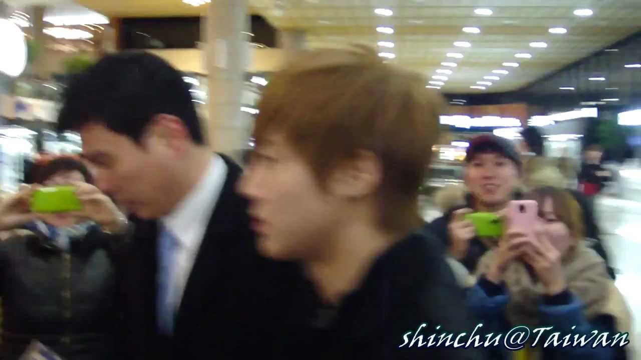 120122 KimHyunJoong in Kimpo Airport