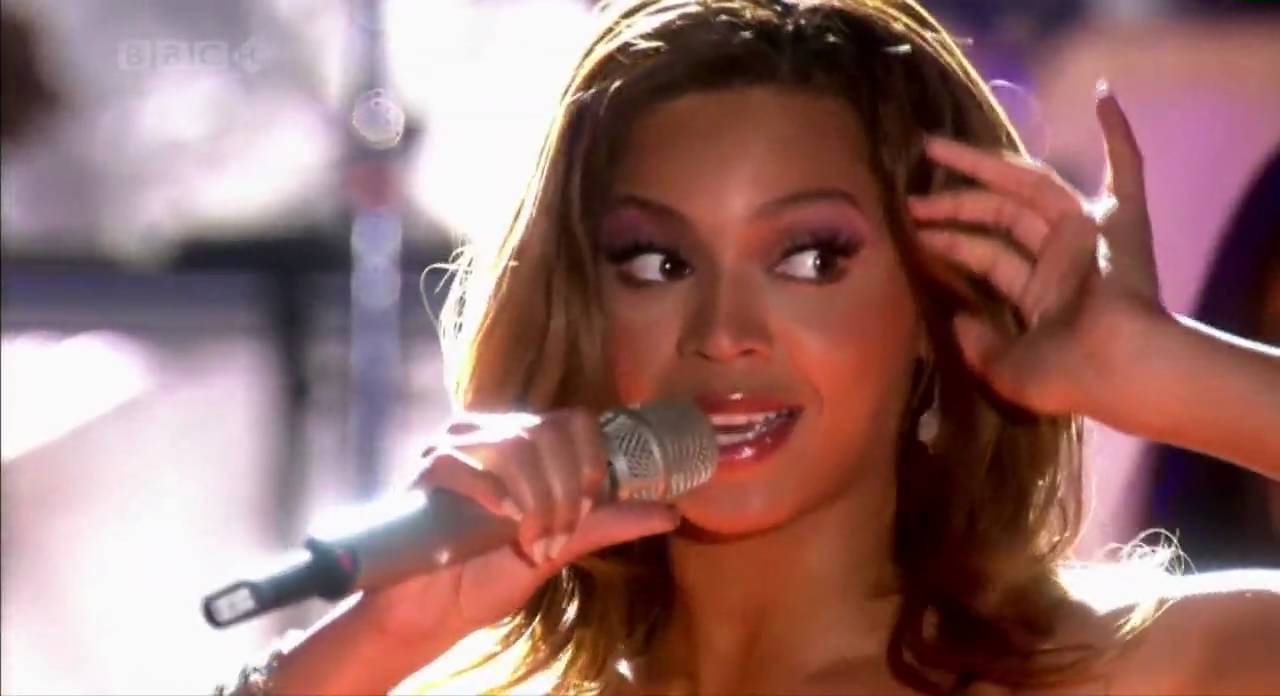 Beyonce - Deja vu (@ The BBC Live) (aac5[1].1 HDTV).mkv - YouTube