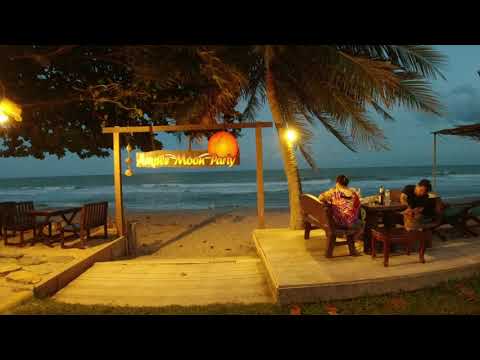 ทะเลยามค่ำ หาดขนอม สงบเป็นส่วนตัวโรงแรมขนอมโกเด้นบีท