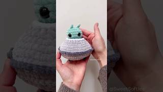 Crochet an itty bitty alien and UFO 🥹🥰