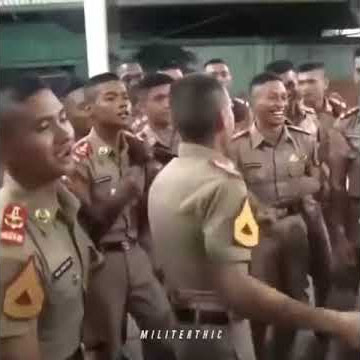 story wa TNI-POLRI joget-joget dulu ah asek😆😅