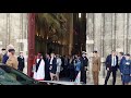 Le Prince Charles Et Son épouse Sortent De La Cathedrale De Bayeux 