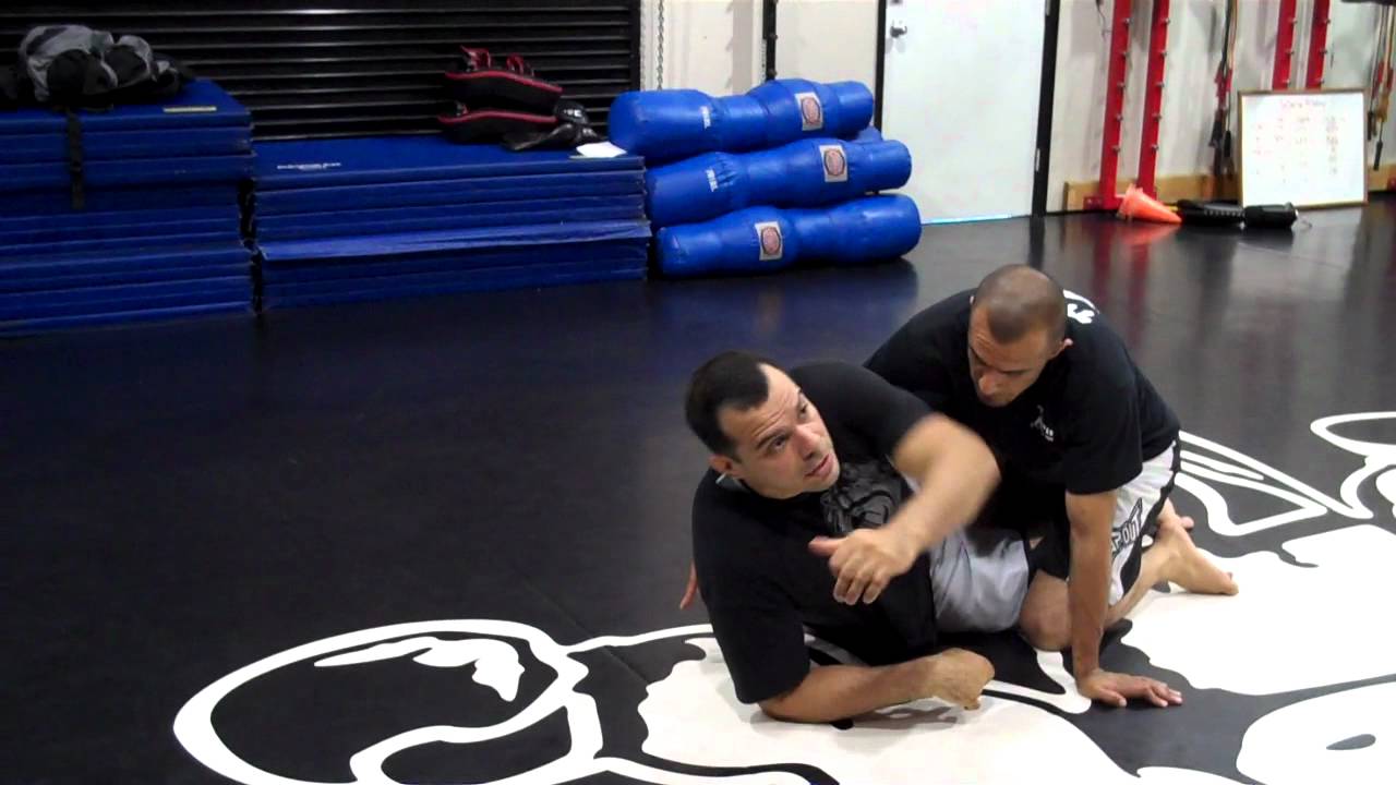 HalfGuard Sweep (Brazilian JiuJitsu) YouTube