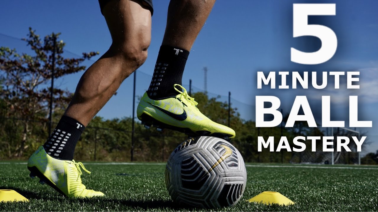 Improve Your Close Control | 5 Minute Ball Mastery Workout - YouTube