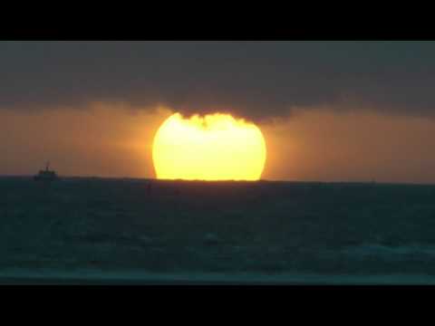 Video: Der Grüne Strahl Bei Sonnenuntergang Ist Ein Erstaunliches Phänomen! - Alternative Ansicht