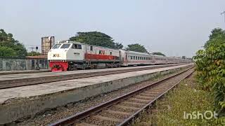 hunting kereta api di stasiun Lemahabang