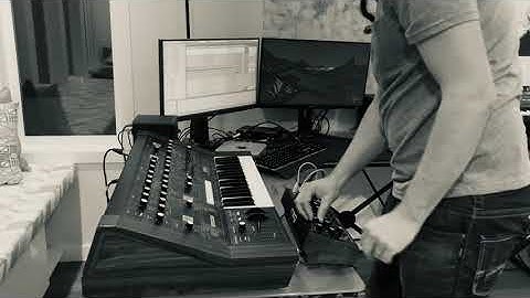 Dark Jam using Moog DFAM and Yamaha CS20M