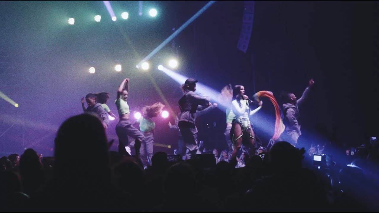 在 YouTube 上观看 Shy'm - Sourire feat. L'Algérino (clip officiel) 在 YouTube 上观看 Shy'm - Sourire feat. L'Algérino (clip officiel)