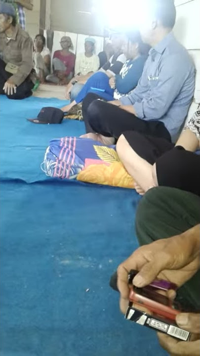 Prosesi Adat Mongondow dalam rangka 'Mogonow kon lipu,,'  (mengobati kampung)(2)