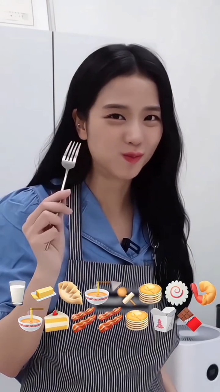 Cute Mukbang with JISOO #jisoo #lisa #rosé #jennie #blackpink #shorts