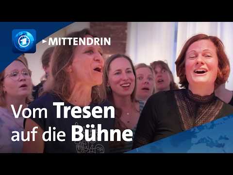 Karlsruhe: Was das Kneipenchorfestival besonders macht | tagesthemen mittendrin

Bei ihnen sitzt nicht jeder Ton perfekt, denn hier steht die Geselligkeit im Vordergrund: Der Karlsruher Kneipenchor z&auml;hlt inzwischen mehr als 140 Mitglieder und war nun zum ersten Mal Ausrichter eines Festivals f&uuml;r Kneipench&ouml;re aus ganz Deutschland.

Mehr tagesthemen mittendrin Reportagen hier: https://www.

#Karlsruhe #Was #das #Kneipenchorfestival #besonders