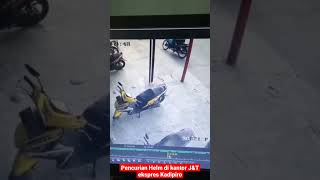 🔴 Viral...! Pencurian helm di kantor J&T Ekspres Kadipiro Solo