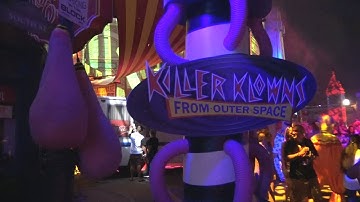 Killer Klowns from Outer Space Scare zone night time hhn 28