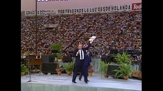 Jimmy Swaggart “EL HOMBRE CON EL CÁNTARO DE AGUA-The Man bearing the pitcher of water) Lima, Perú.