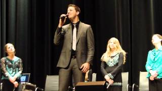 The Collingsworth Family sings Silent Night