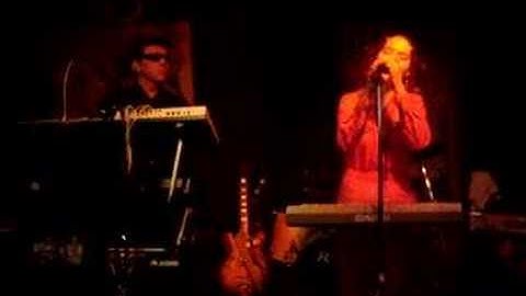 Hyperbubble @ The Cove Leon