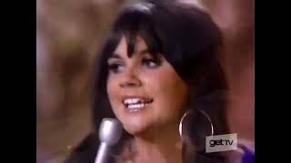 LINDA RONSTADT - 'The Only Mama That'll Walk The Line' by Backstage Vegas TV 2,845 views 1 year ago 1 minute, 58 seconds