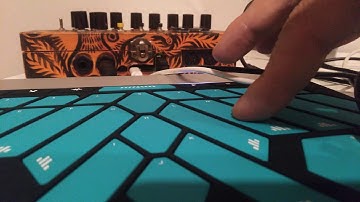 Axoloti Tigerbox playing pythagorean (432 Hz) Scale  based melody and chords on MPE Controller.