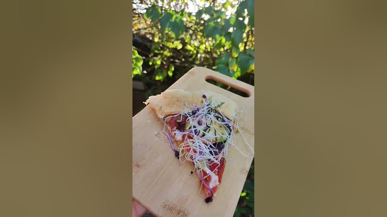 best-lunch-in-the-middle-of-garden-beautiful-place-lunch-time