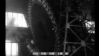 In Baviera ottengono grande successo le acrobazie aeree dell'"Auto della morte". screenshot 3