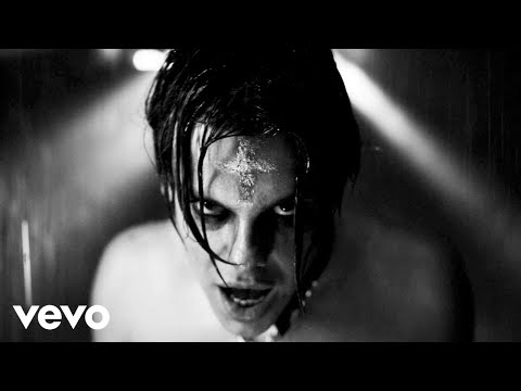 YUNGBLUD - fleabag (Official Video)