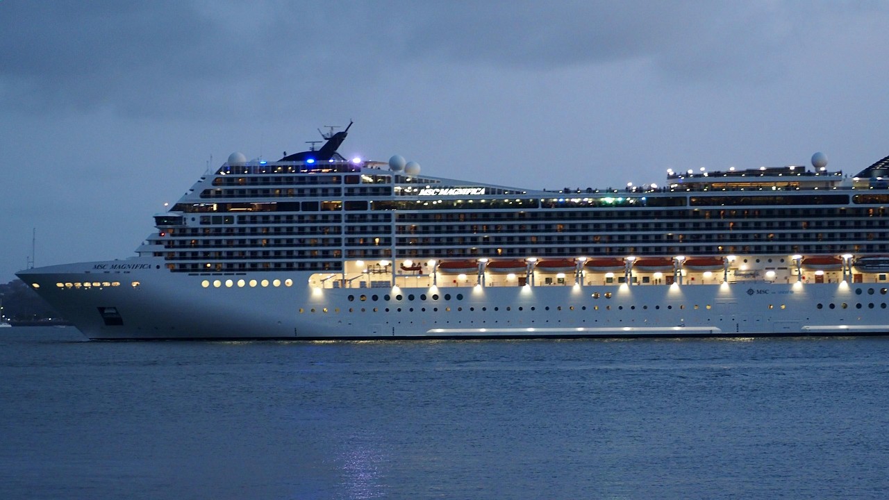 Cruise Ship MSC MAGNIFICA leaves Auckland 4K