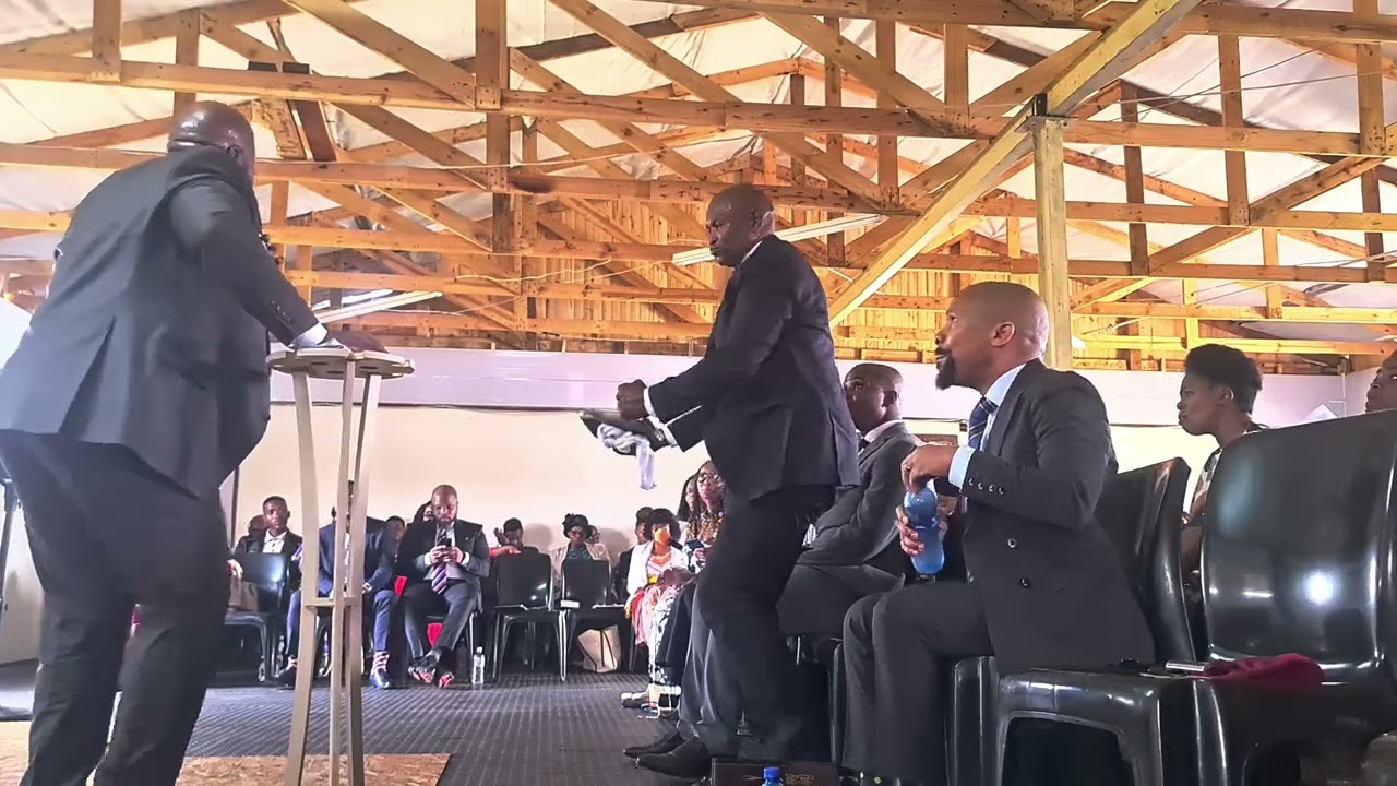 201 Wandikhupha Emxhobhozweni || He brought me up the Murray clay || Orlando South