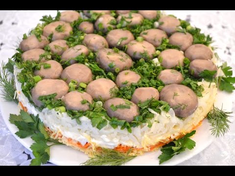 Видео рецепт Салат "Полянка" с грибами