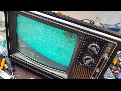 Service attempt of a 1970s Sanyo 13" solid-state color tv model 31C35. Part 2/? Finding a short ckt