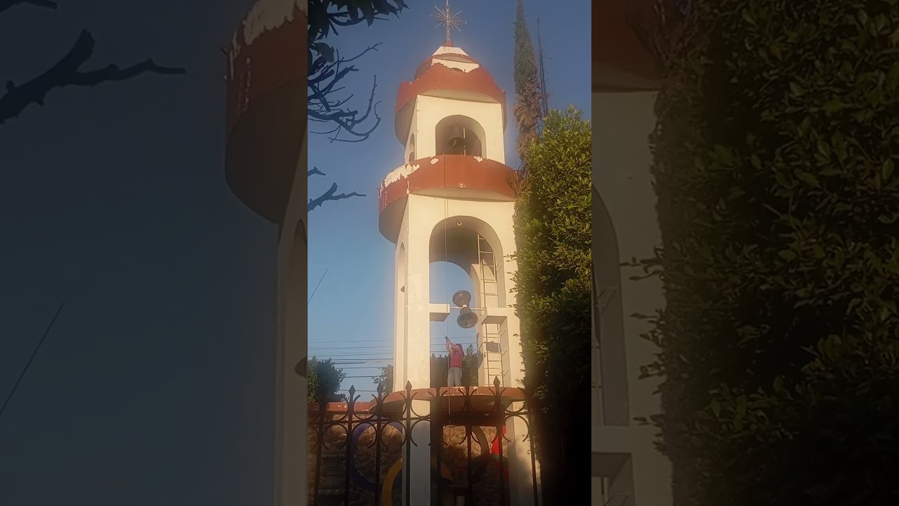 Repique de campanas en la Parroquia de San Isidro por la llegada de la reliquia de San Francisco