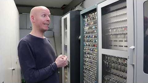 ISO-8 Panel - Electronic management & safe storage of ID cards (ISO 7810 ID-1)