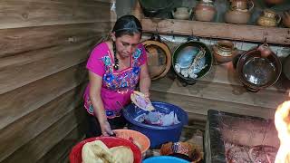Asi se preparan los ricos y deliciosos😋 tamales de zarzamora 