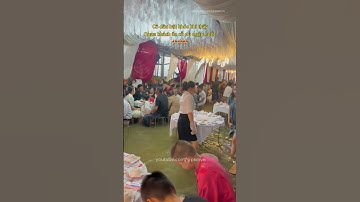 Cô dâu bật khóc khi thấy quan khách ăn cỗ dù ngập nước 😍 #damcuoi #hanhphuc #camdong #vuive