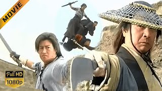 [Movie] The old man chopping firewood in a downtoearth manner is actually a kung fu master!